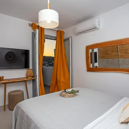 Colors Of Mykonos, * Ano Mera